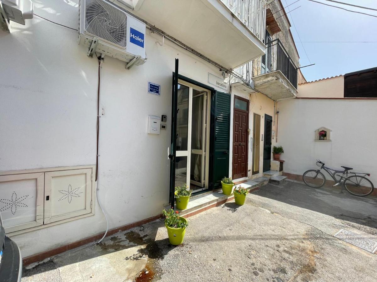 Casa Vacanze Baglio Barcellona Mondello Palermo Exterior photo